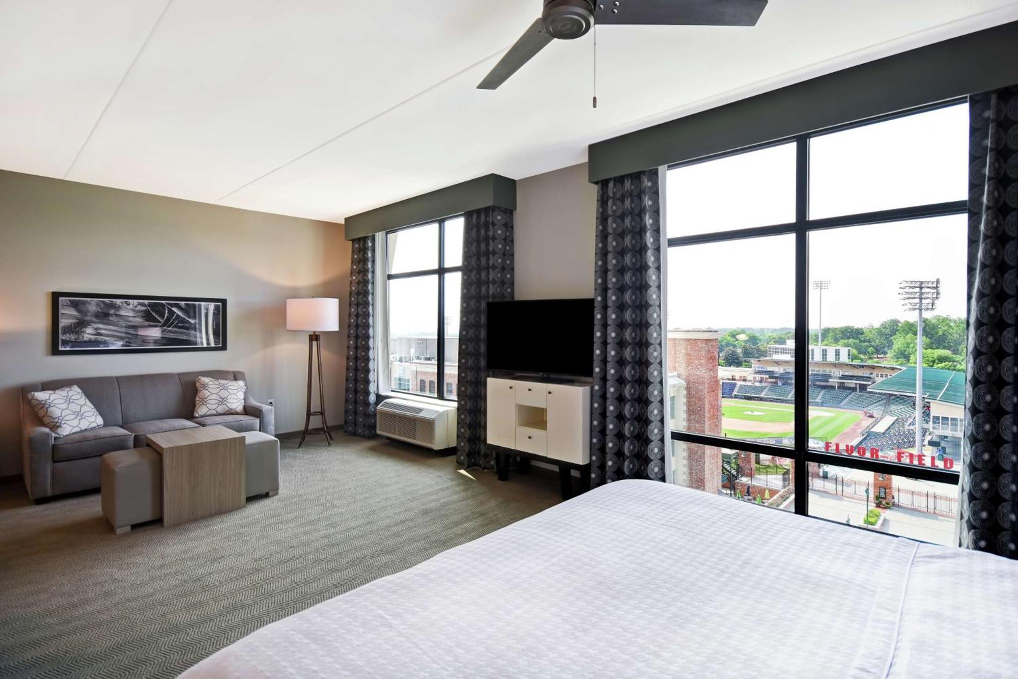 Hotel Homewood By Hilton Downtown
