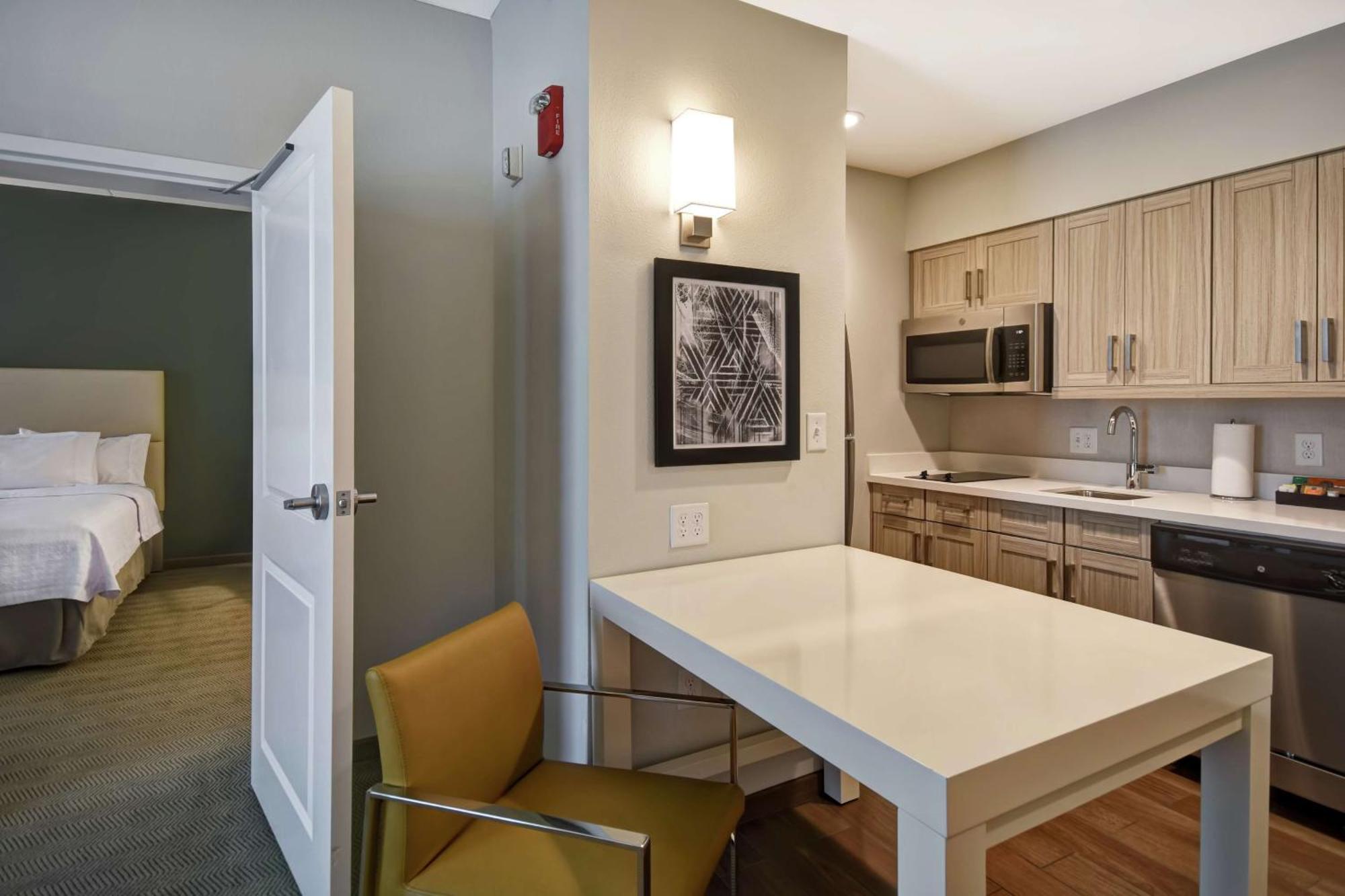 Hotel Homewood By Hilton Downtown 3*